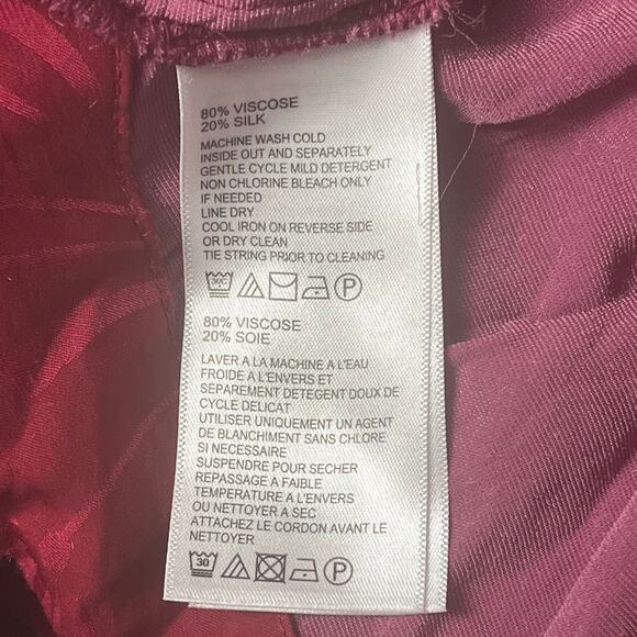 TOMMY BAHAMA‎ Medium Silk Blend Crushed Velvet Red/Pink Top 3/4 Sleeve Tie Neck - Picture 6 of 8